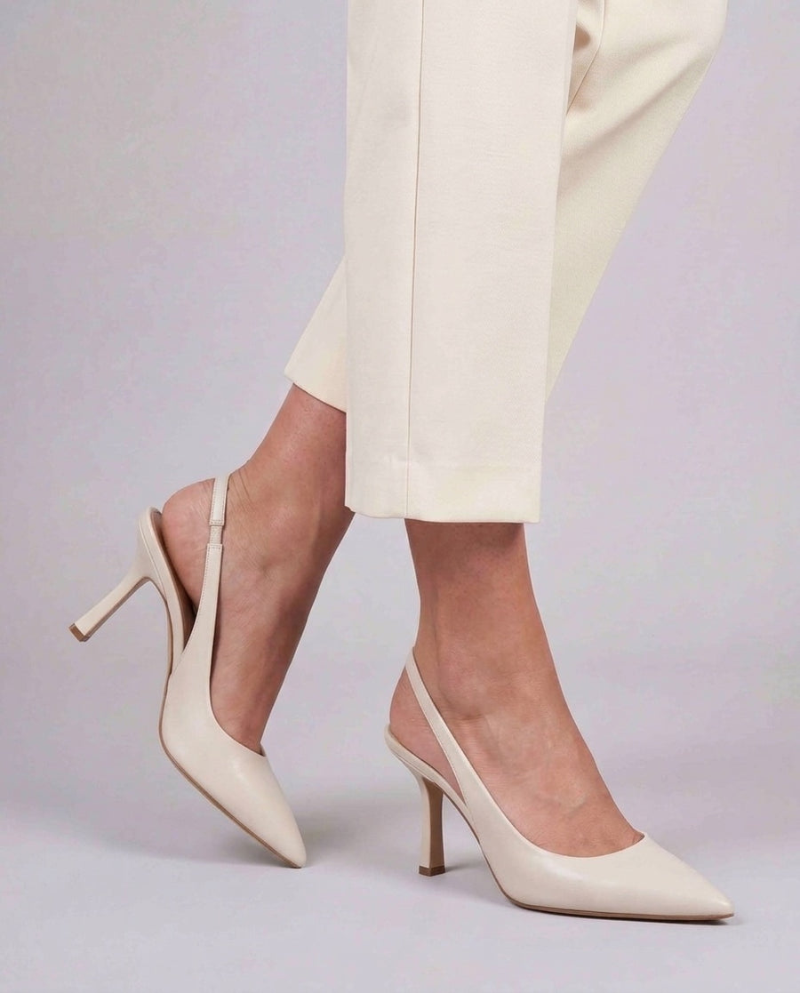 BELLA - WhiteLeather Detail