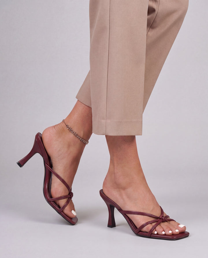 BROOKLYN - WineRed Closeup
