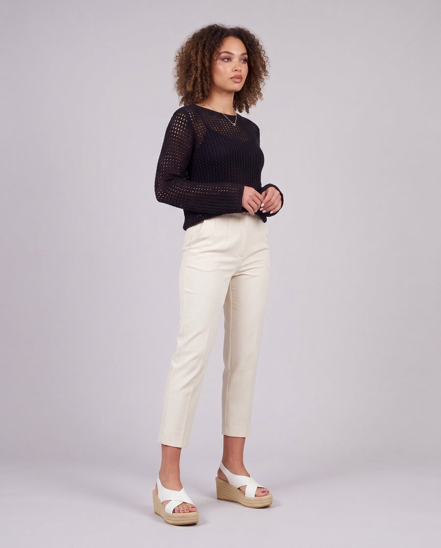 ELAINE - White Studio