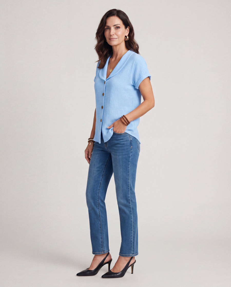 Maureen | Chic Buttoned Blouse