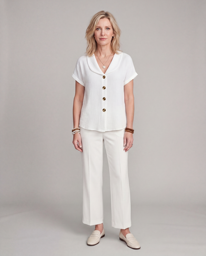 Maureen | Chic Buttoned Blouse